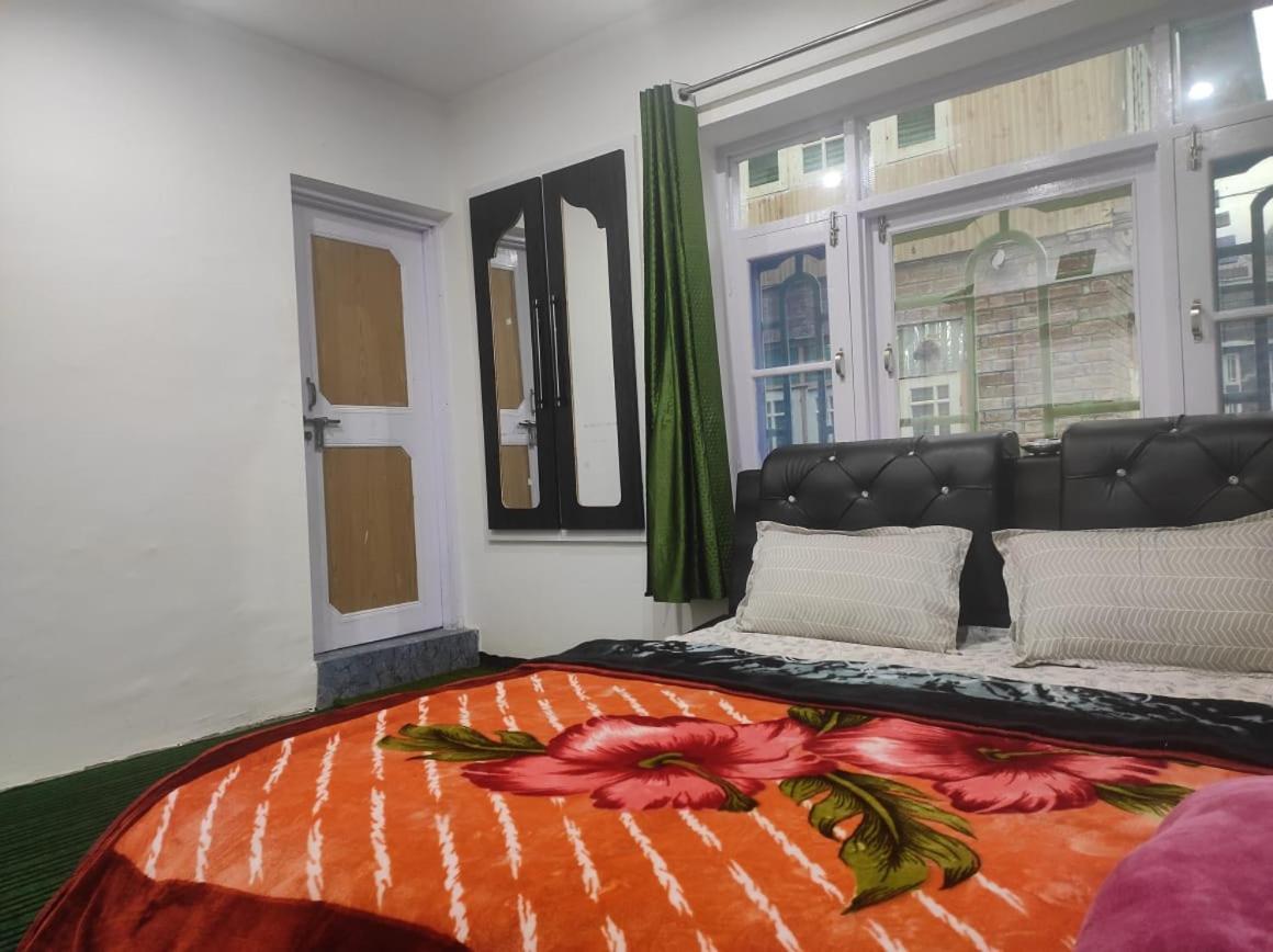 New Delight Hotel Kanzalwan Buitenkant foto